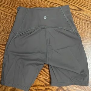 Lulu biker shorts size 4